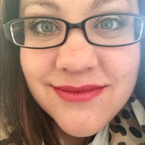 Meet your Posher, Alicia